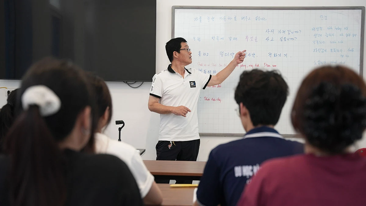 Thông báo lịch khai giảng lớp tiếng Hàn du học cùng EVN Global